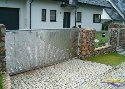 brama ogrodzeniowa przesuwna azurowa