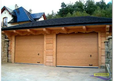 brama segmentowa w okleinie