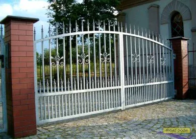 brama-ogrodzeniowa-dwuskrzydlowa