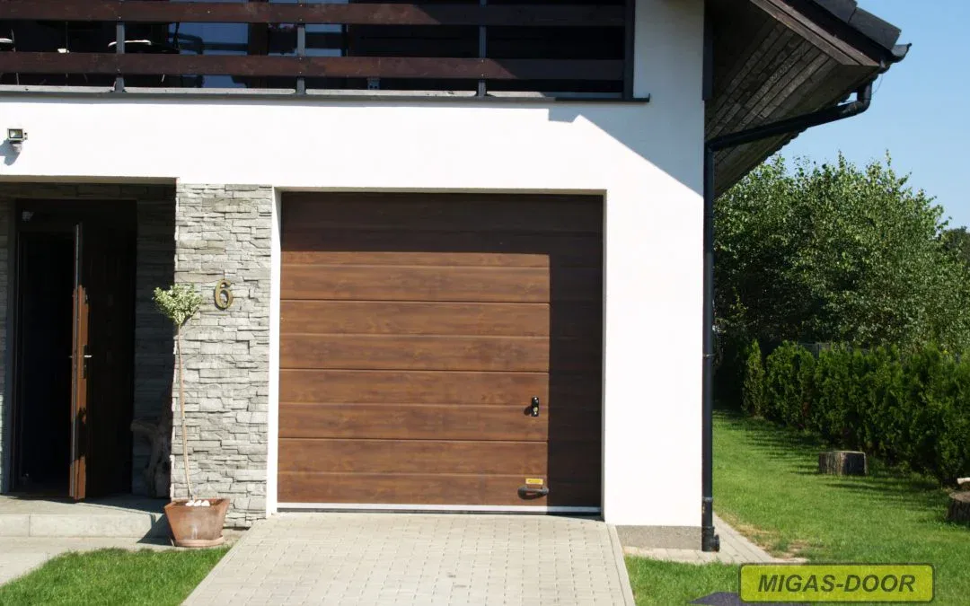 brama segmentowa orzech szerokie przetłoczenie