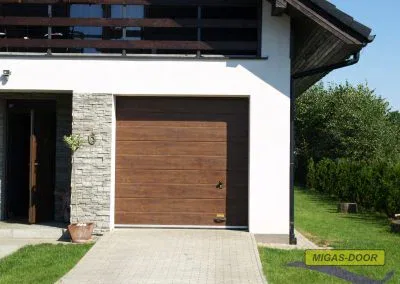 brama segmentowa orzech szerokie przetłoczenie