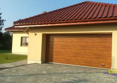 brama segmentowa zloty dab szerokie przetloczenie