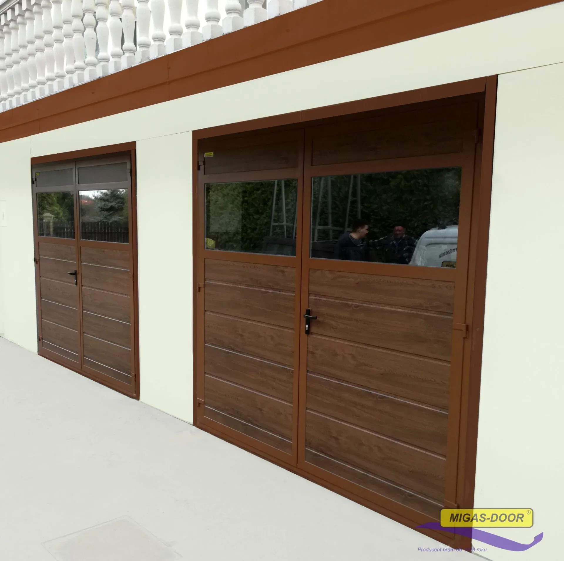 brama garazowa dwuskrzydlowa panel orzech