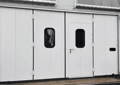 brama harmonijkowa na barce w Ustka