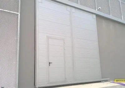 brama podwieszana przesuwna panel