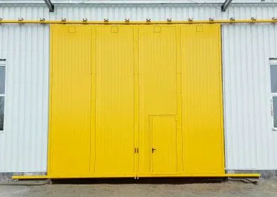 Brama podwieszana przesuwna trapez