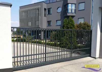 brama posesyjna przesuwna