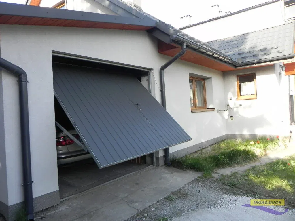 Brama uchylna w wykonaniu Migas-Door