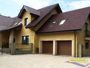 bramy_segmentowe_orzech_szerokie_przetłoczenie