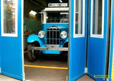 Brama harmonijkowa wpłeniona panelem