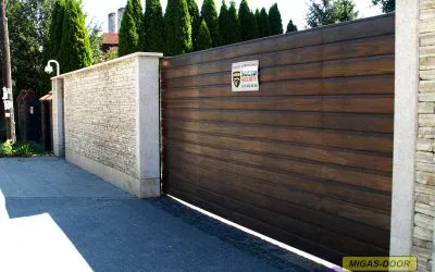 Brama wjazdowa z napędem – przegląd rozwiązań