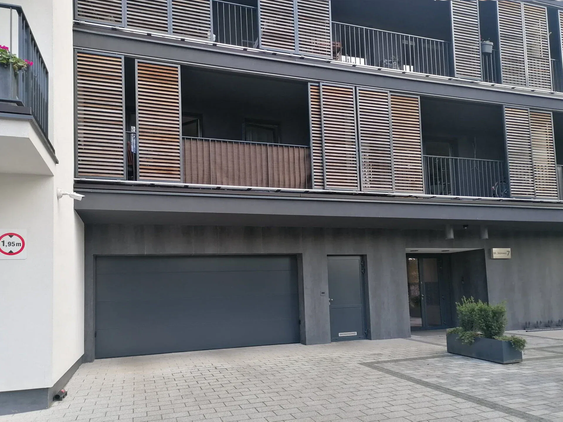 Brama garażowa segmentowa do garazu podziemnego