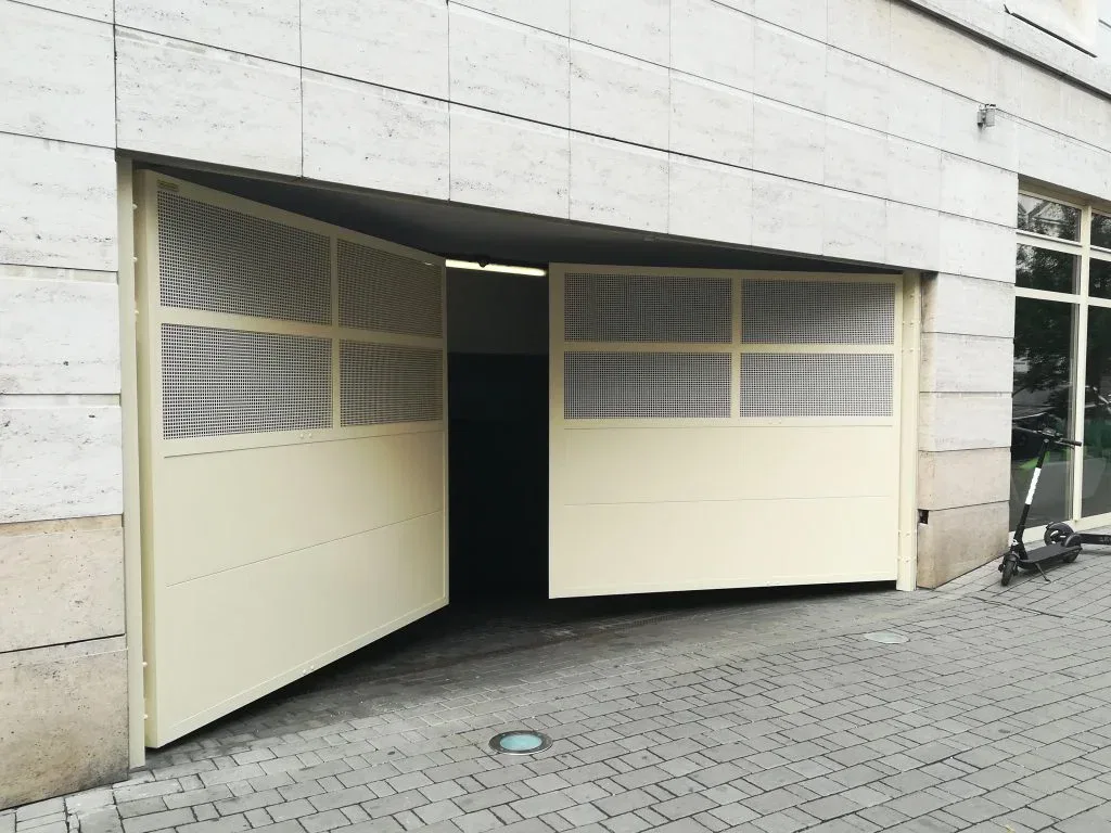 Brama dwuskrzydłowa do garażu podziemnego