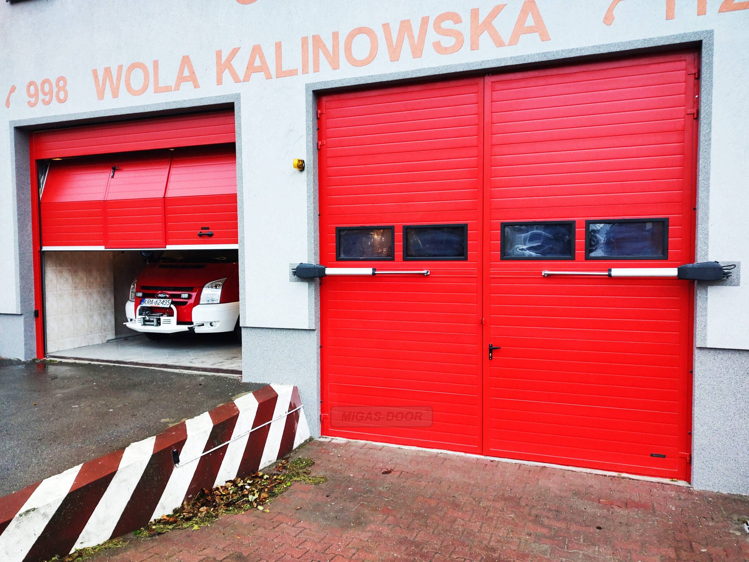 brama dwuskrzydłowa i segmentowa migas door