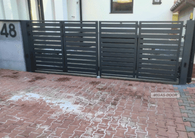 brama harmonijkowa ogrodzeniowa zamknięta nowoczesna formuła