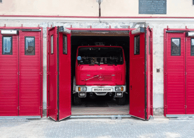 bramy harmonijkowe automatyczne czerwone