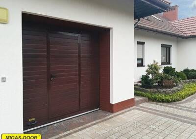 brama segmentowa z furtką Mahoń