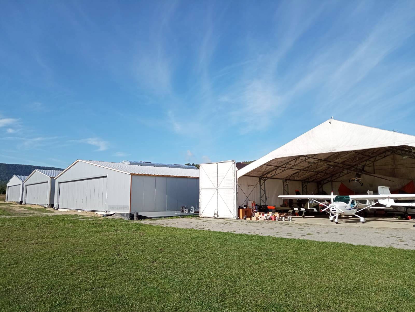 bramy do hangarów migas door