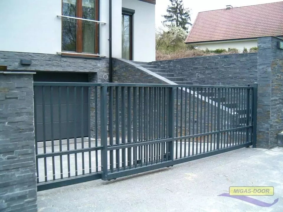 Brama przesuwna teleskopowa - producent Migas-Door