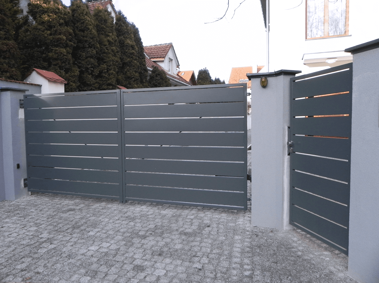Brama dwuskrzydłowa z napędem w wykonaniu Migas-Door